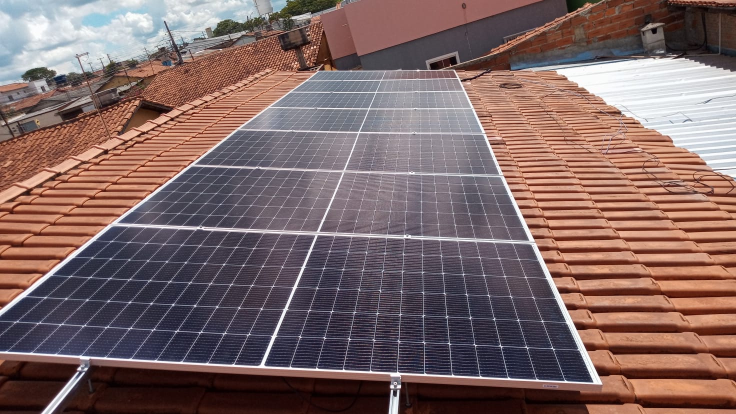 Instalação Fotovoltaica Residencial em Telhado Cerâmico